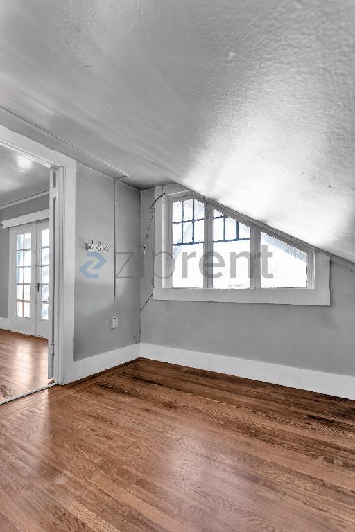 Building Photo - Unit 2
