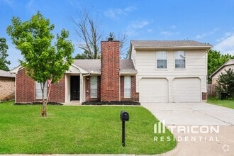 Building Photo - 608 Dayton Rd