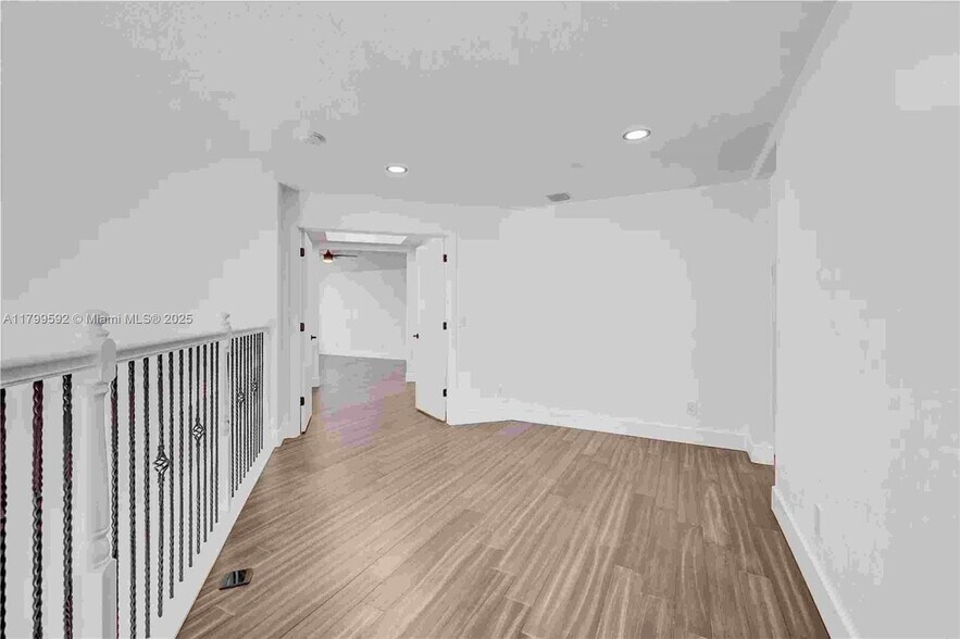 Building Photo - 5050 Greenwich Preserve Ct