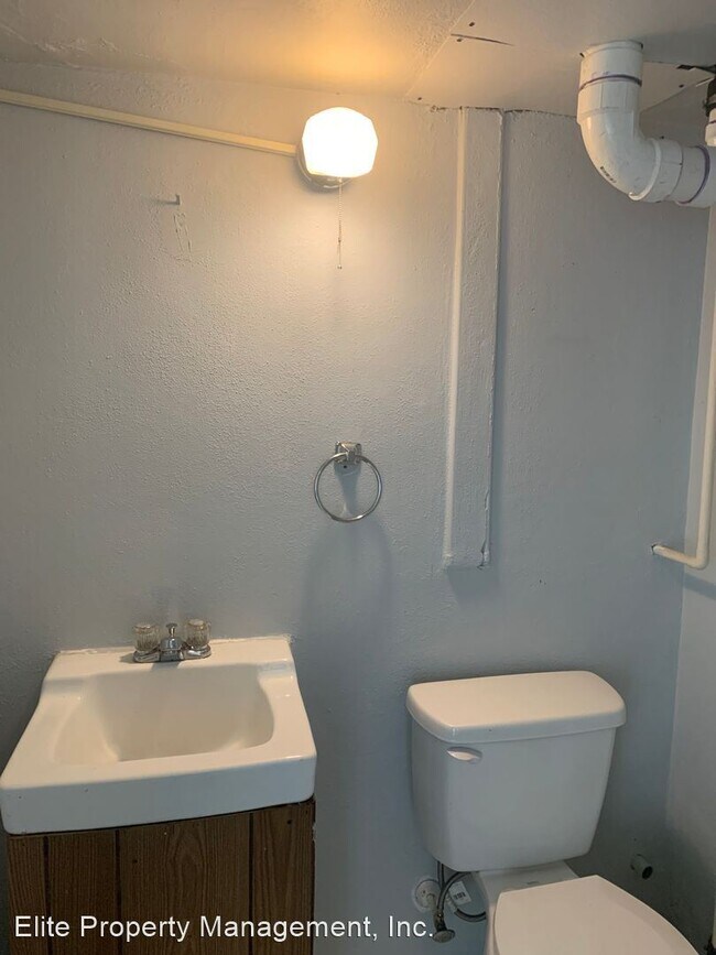 Building Photo - 3 br, 1.5 bath House - 3510 Board Rd.