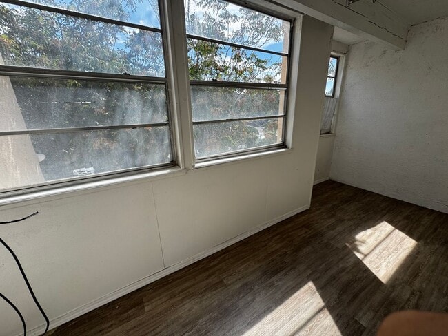 Building Photo - 13309 Fruit Ave NE