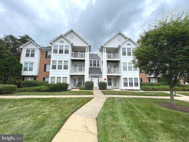 Primary Photo - Beautiful 3 bedroom, 2 full bath condomini...