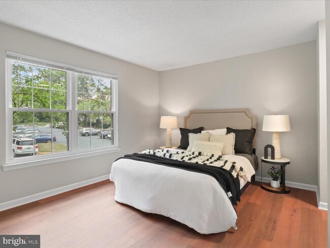 Building Photo - 12105 Green Leaf Ct