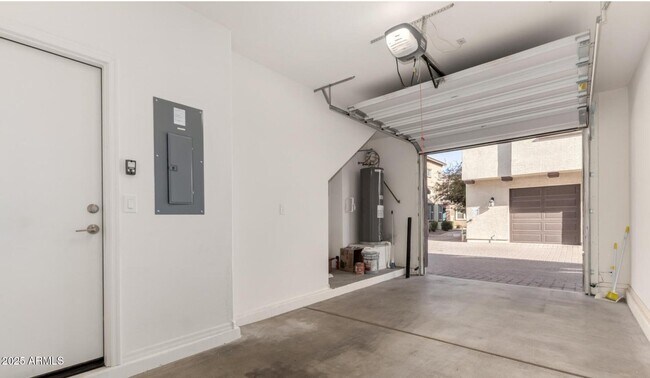 Building Photo - 14870 W Encanto Blvd