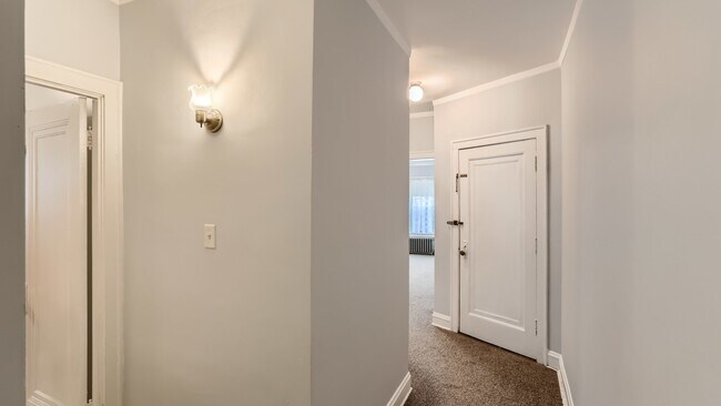 Building Photo - 3527 N Lowell Ave