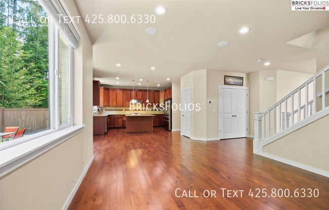 Building Photo - 10550 Sheridan Cres NE