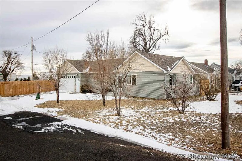 Building Photo - 620 Alexander Ave