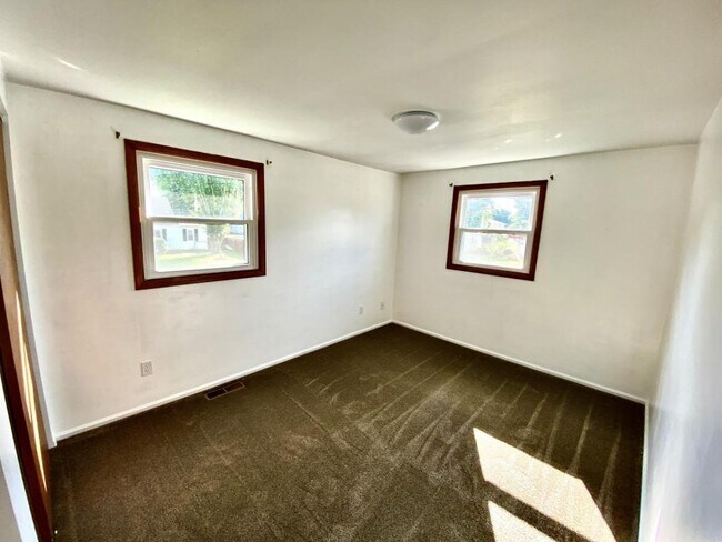 Building Photo - 507 North St.