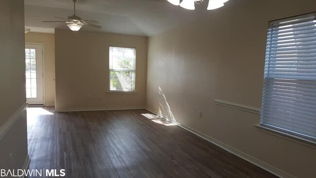 Building Photo - 1470 Majesty Loop