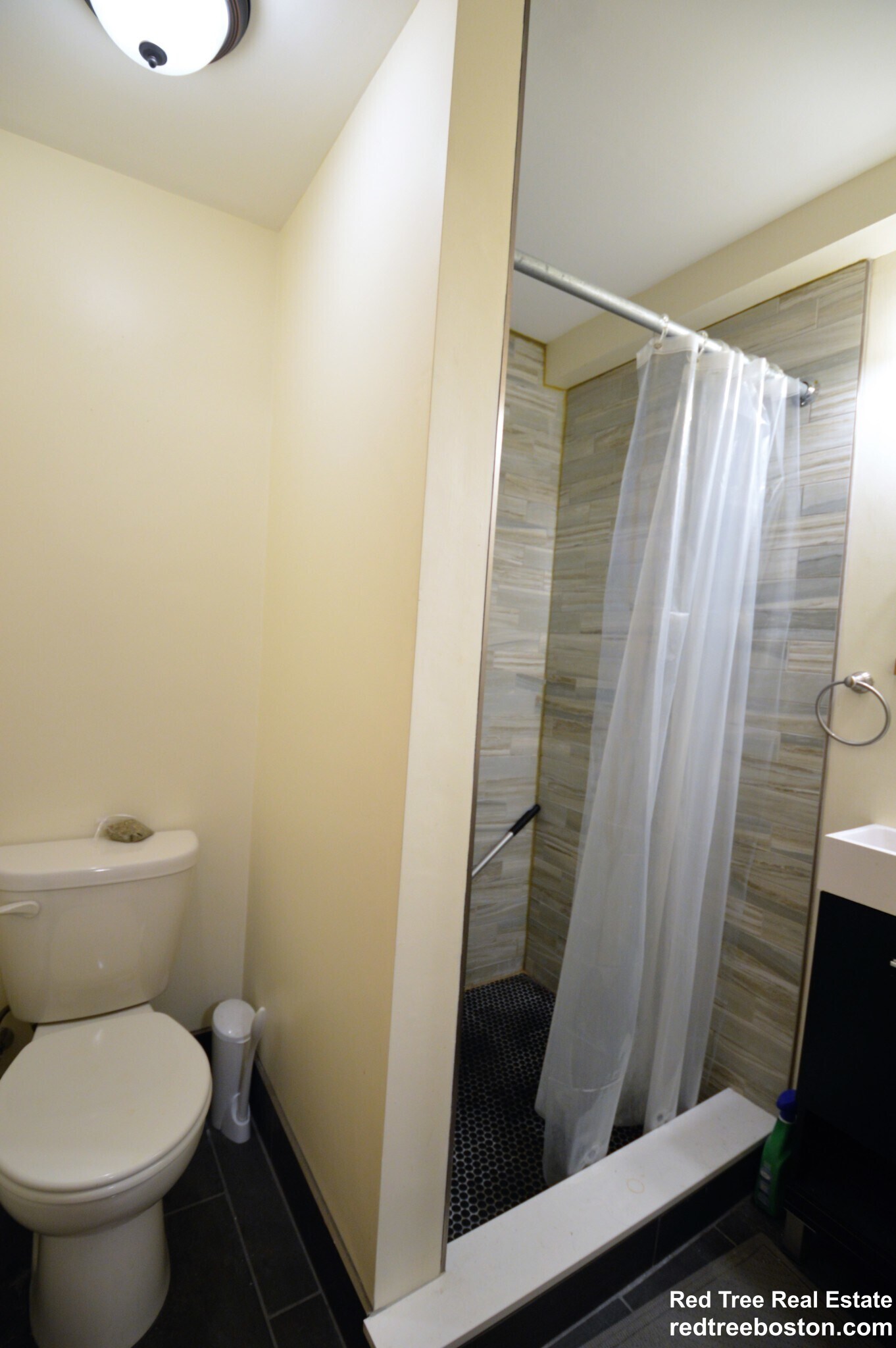 Building Photo - 34 Bentley St