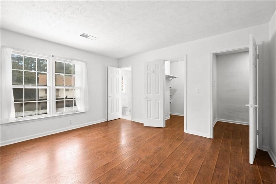 Building Photo - 151 Old Ferry Way