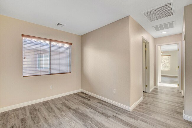 Building Photo - TWO STORY CUL-DE-SAC HOME, 3 BEDROOM 2.5 BATH HOME