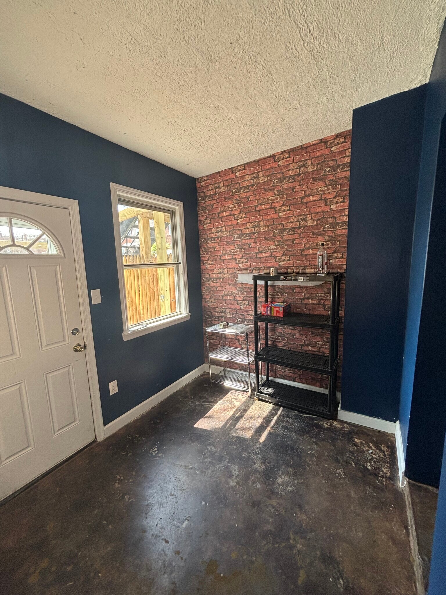 Building Photo - 1917 D St NE