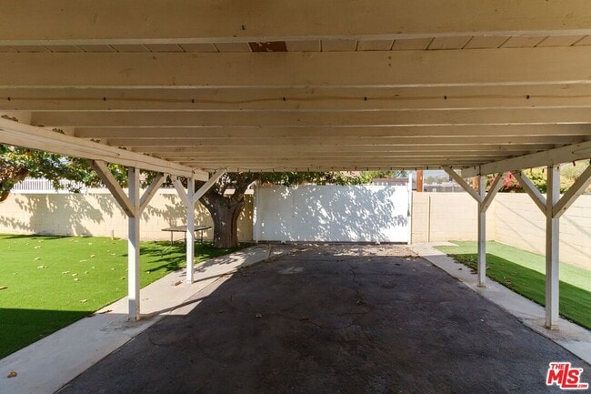 Building Photo - 11257 Collett Ave