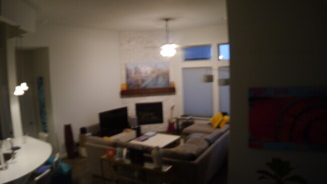Building Photo - Natale ct