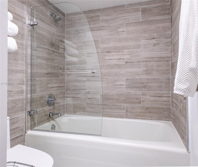 Building Photo - 20505 E Country Club Dr