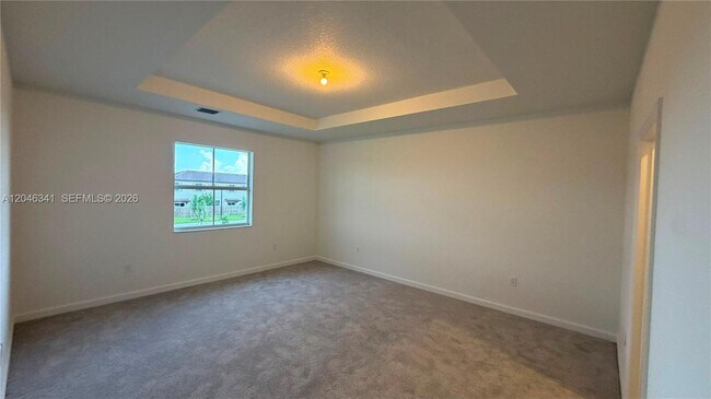 Building Photo - 2475 SE 29th Dr