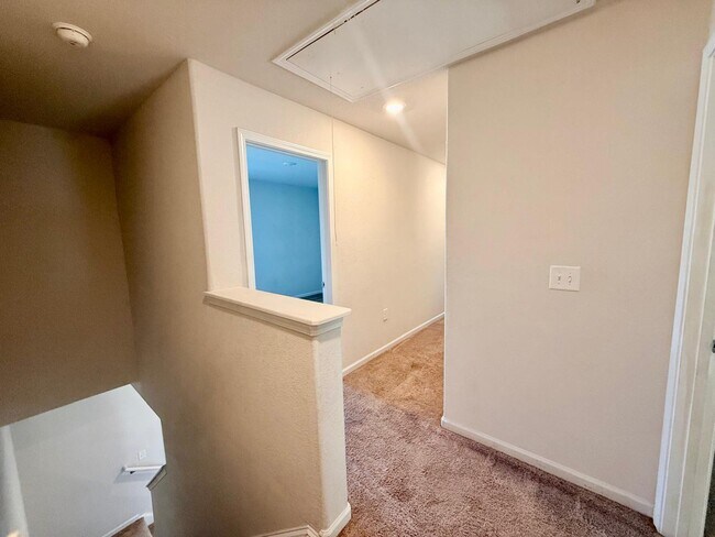 Building Photo - 6200 Lowe Ln