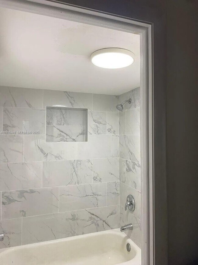 Building Photo - 1200 NE Miami Gardens Dr