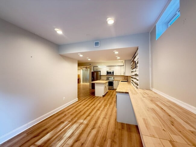 Building Photo - 3145 Pine Valley Way
