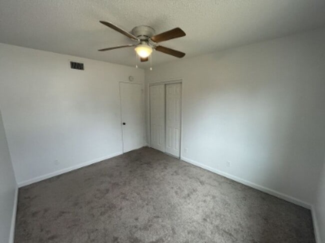 Building Photo - 1349 Taft St
