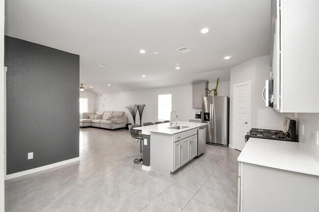Building Photo - 7431 Teton Creek Trace