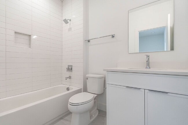 Building Photo - 611 Walnut Hts Dr