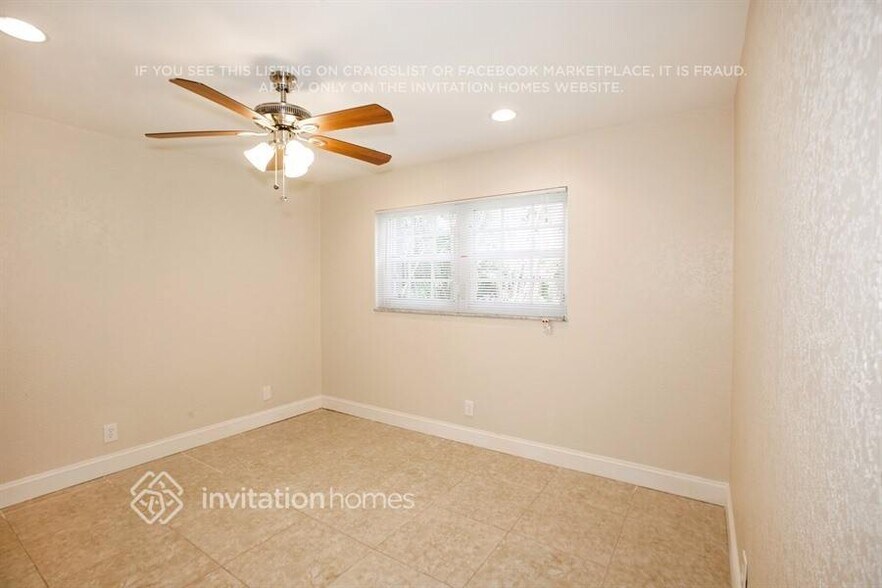Building Photo - 11151 NW 36th Ct