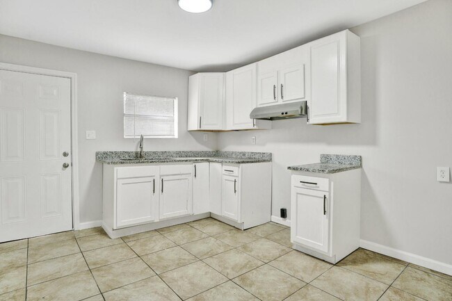 Building Photo - 5201 Mulga Ave