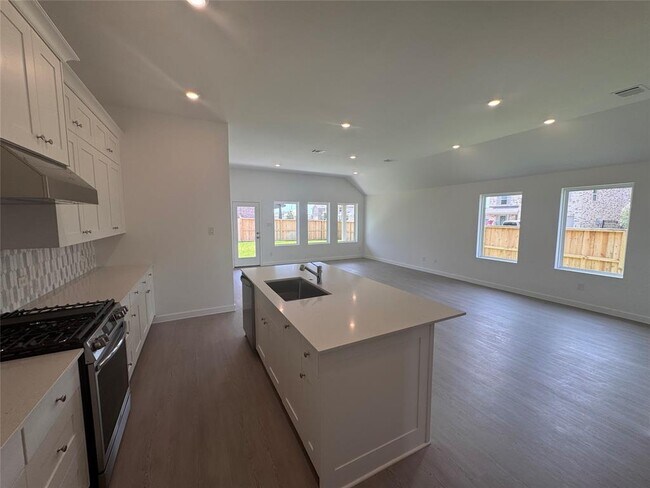 Building Photo - 6302 Symphony Wave Dr