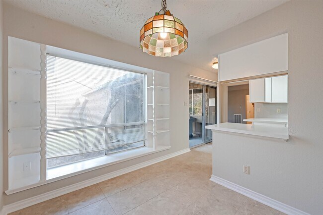 Building Photo - 22610 Deville Dr