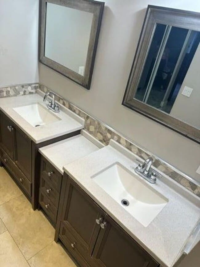 Building Photo - 5584 NW 59th Pl