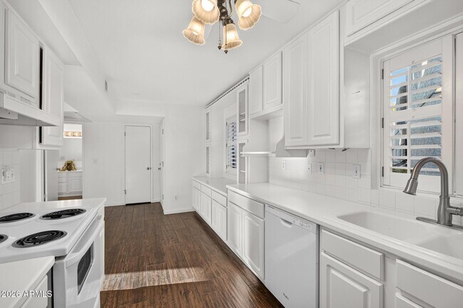 Building Photo - 4444 E Paradise Village Pkwy N