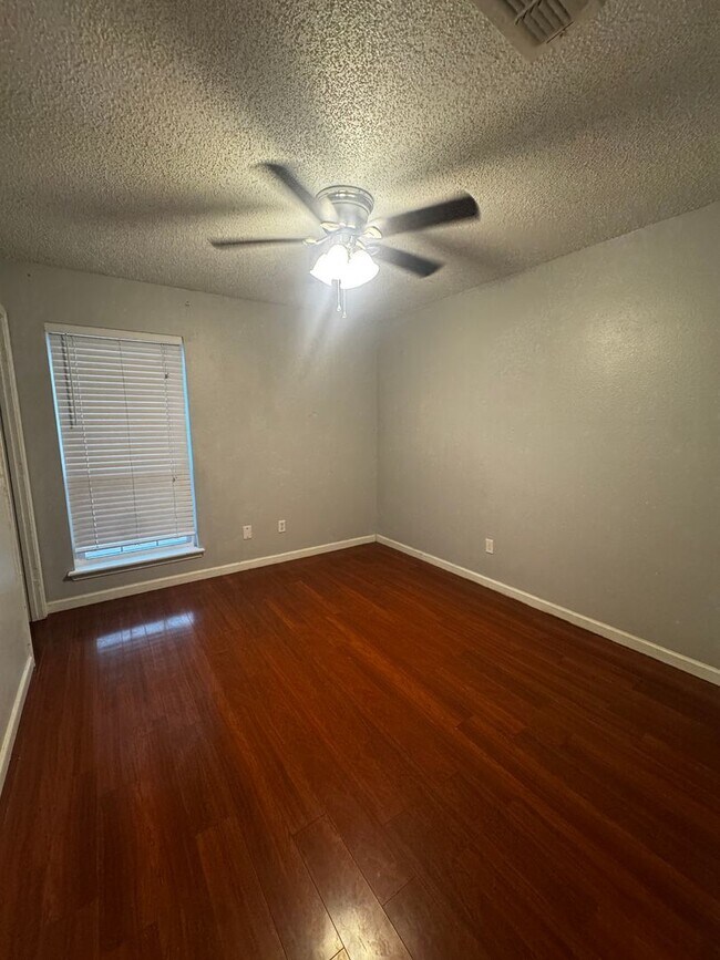 Building Photo - Charming 3bedroom, 2bath home in Estaodao