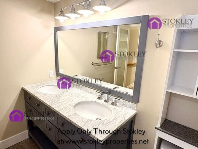 Building Photo - 3125 Terra Granada Dr