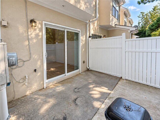 Building Photo - 1503 Cove Creek Cir