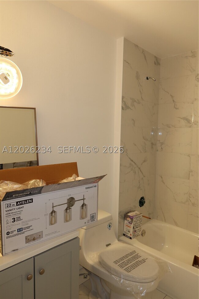 Building Photo - 3190 Bird 15