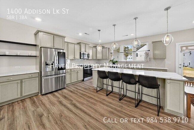 Building Photo - 1400 Addison Lk St