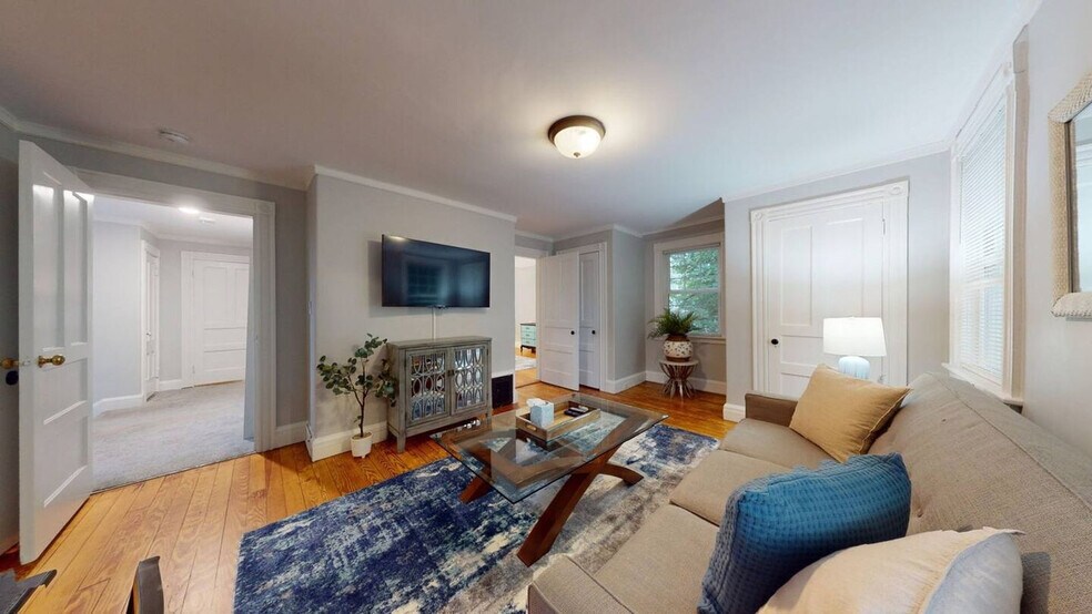 Primary Photo - 16 Linder Terrace
