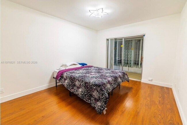 Building Photo - 7300 NW 4th Pl