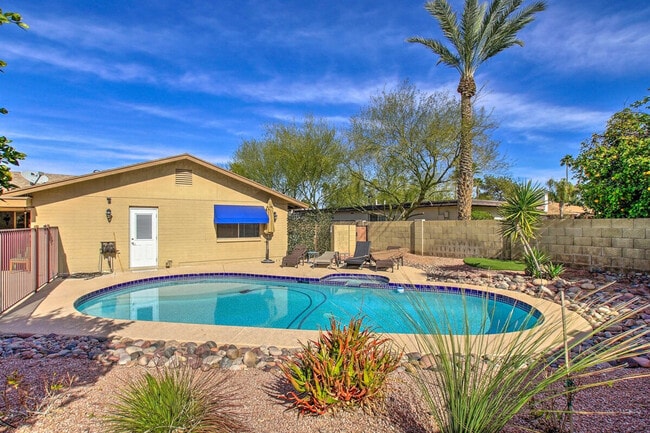 Building Photo - 8109 East Vía Sonrisa-ID1385972P