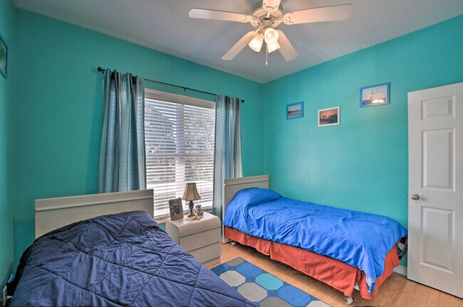 Building Photo - 5293 Dixie Dr