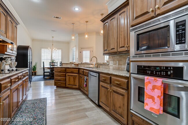 Building Photo - 5512 103rd St