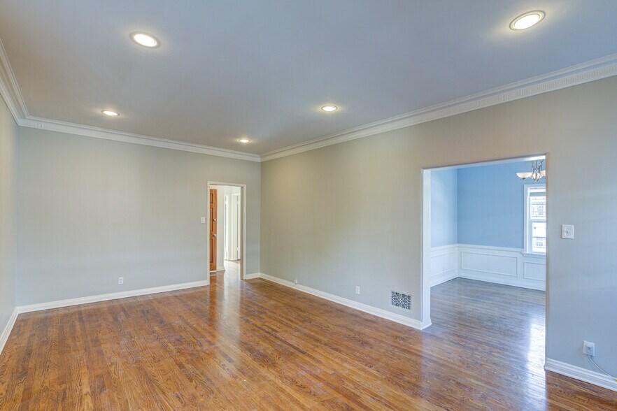 Building Photo - 127 N Harper Ave