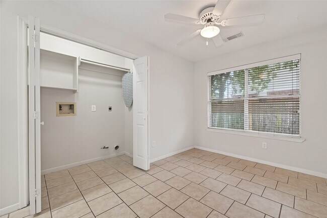 Building Photo - 2002 Foundary Dr