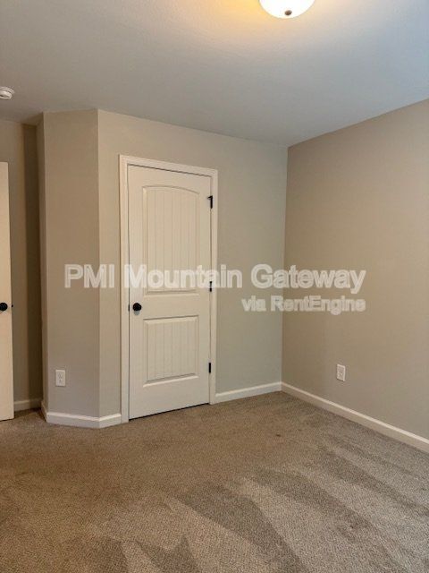 Building Photo - 30 Grand Oak Dr