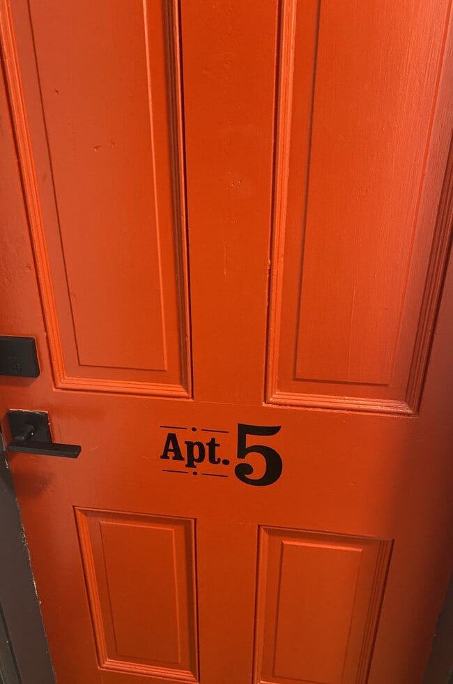 Building Photo - The Phoenixville Lofts-Upgraded Studio/1 b...