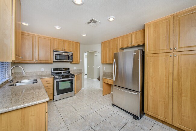 Building Photo - Stunning Gated Community in Summerlin!