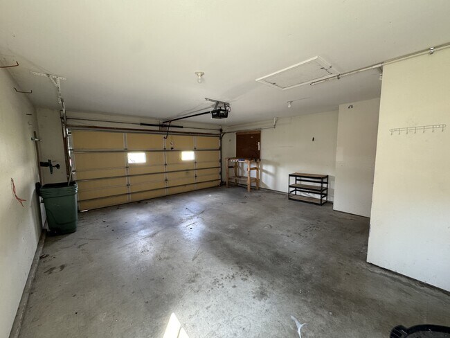 Building Photo - 1303 Fox Run Dr