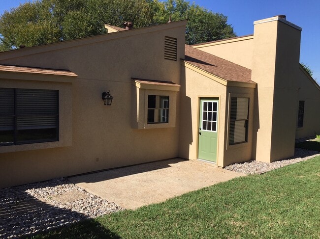 Building Photo - 13034 N Run